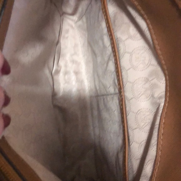 MICHAEL KORS PURSE - Picture 4 of 7